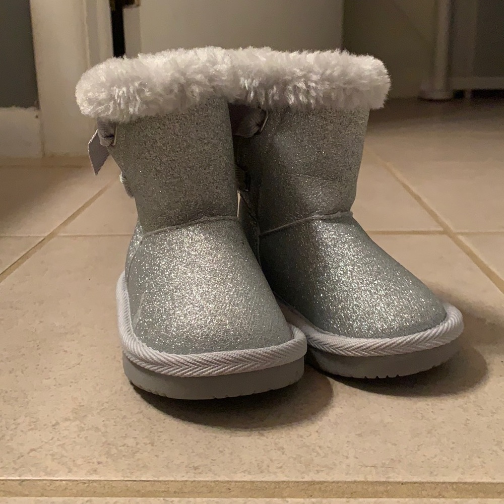 Toddler girls silver glitter boots